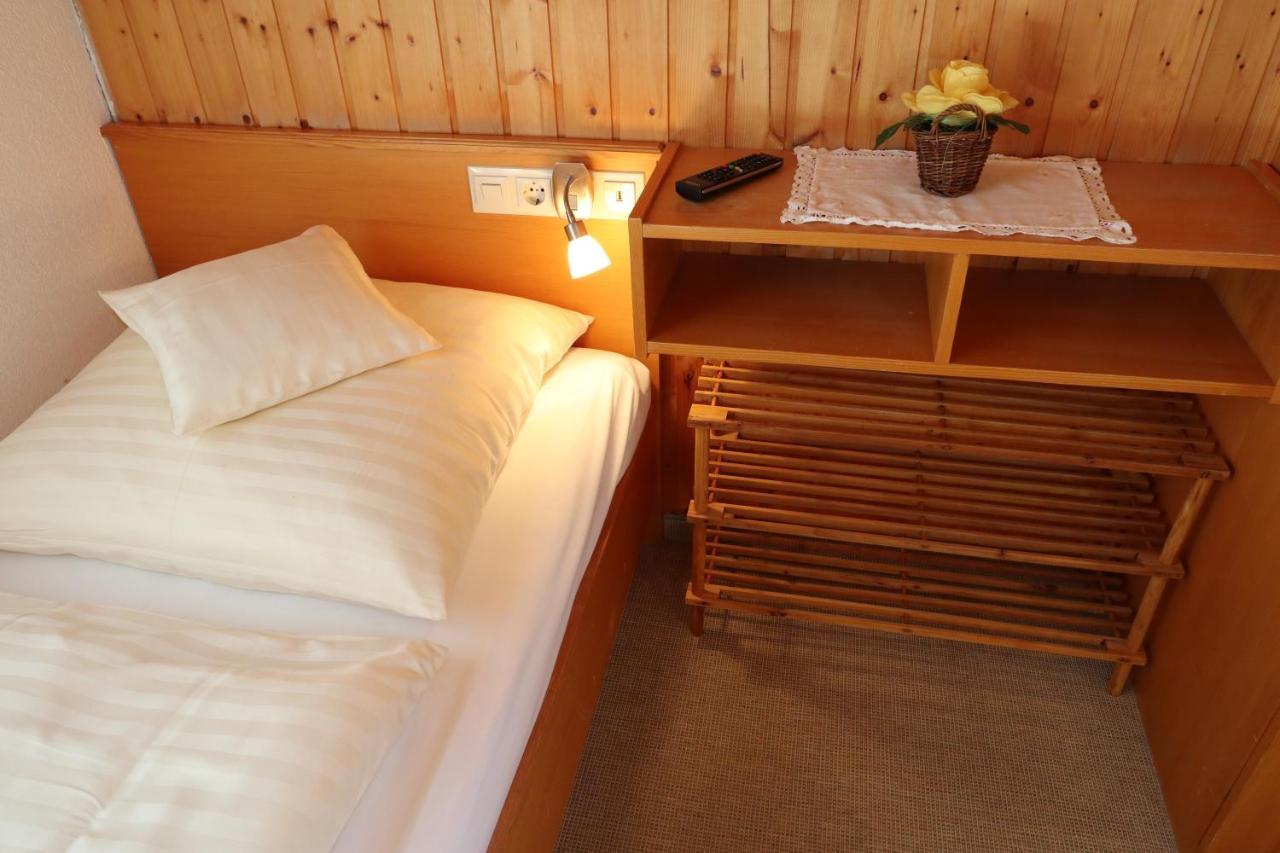 Hoehenpension Glashuette Bed&Breakfast Fruehstueckspension Hotel Garni Bonndorf im Schwarzwald Exterior photo
